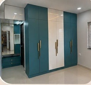Built-in wardrobe interior